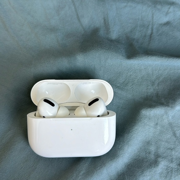 Apple Other - Apple airpods pro, never used more than 2 times